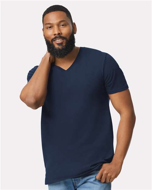 Gildan Unisex Softstyle® V-Neck T-Shirt 64V00
